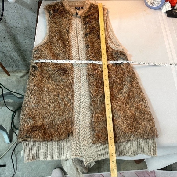 Womens faux fur vest small  Brown Angora Lined Open Front Sleeveless Sweater - Picture 2 of 9